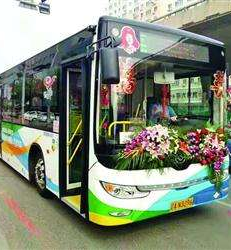 6條?？俊疤m州車站”的公交線路今起實施站外落客