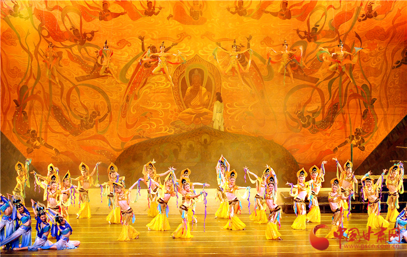 8月8日晚，《絲路花雨》《大夢(mèng)敦煌》首次同臺(tái)亮相蘭州