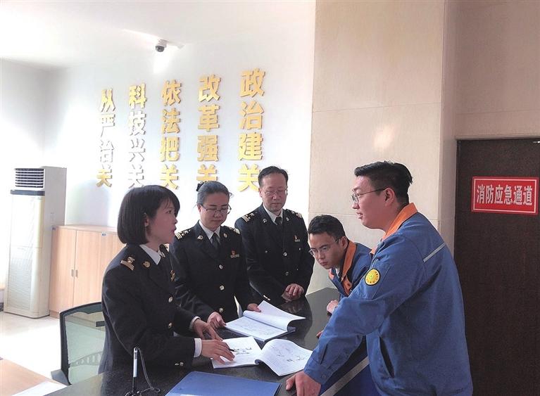 蘭州海關(guān)多措并舉切實(shí)為企業(yè)提供便利  前10個月共計為全省外貿(mào)企業(yè)減免稅款4.3億元