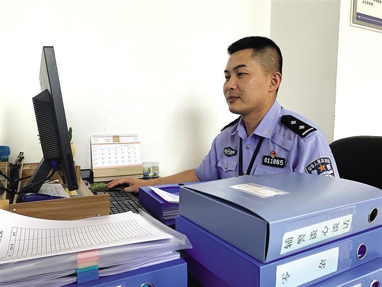 “身為黨員，就應該第一個往前沖”