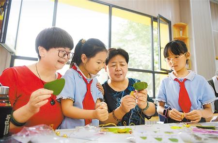 蘭州新區(qū)推進(jìn)“雙減”政策落地非寄宿制中小學(xué)不得在校內(nèi)設(shè)置食品小賣部、超市